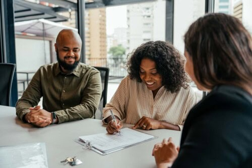 How Real Estate Agents Build Stronger Client Relationships After Closing